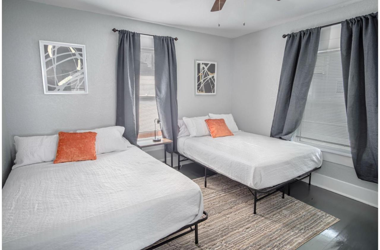 Wonderful 3 Bedroom 2 Ba Near Downtown