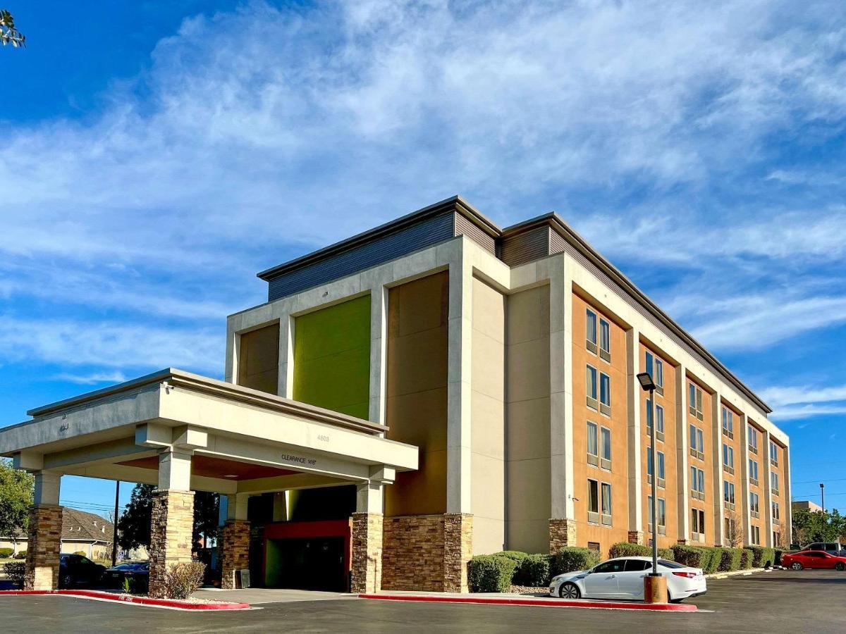 Clarion Pointe Near Medical Center Hotel 2*