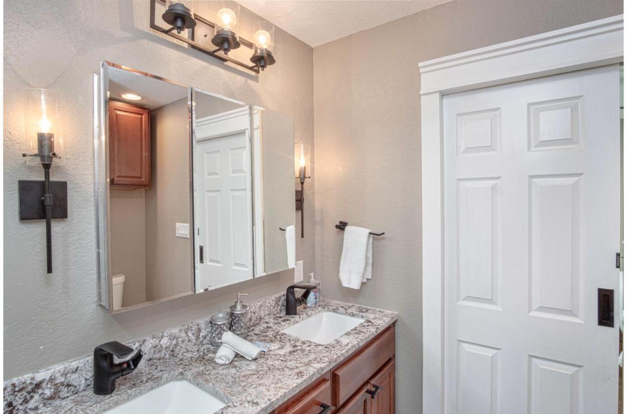 Lovely 3 Bedroom Only 9 Minutes From Downtown * San Antonio