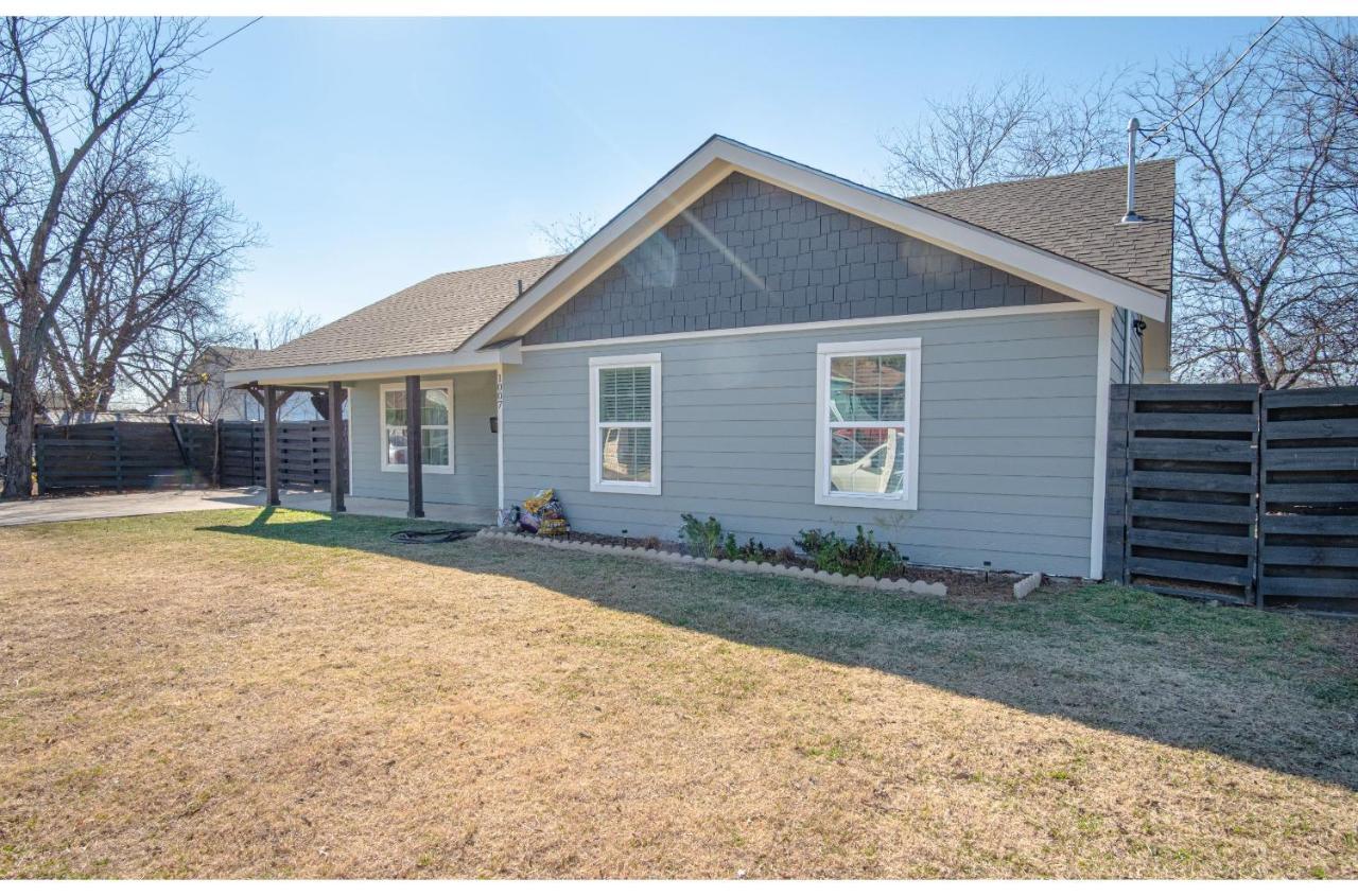 Lovely 3 Bedroom Only 9 Minutes From Downtown Holiday home San Antonio