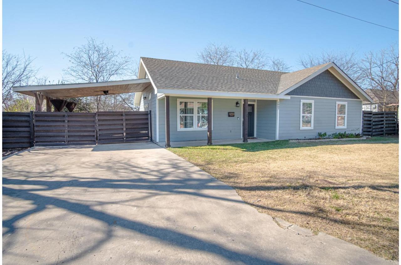 Lovely 3 Bedroom Only 9 Minutes From Downtown * San Antonio