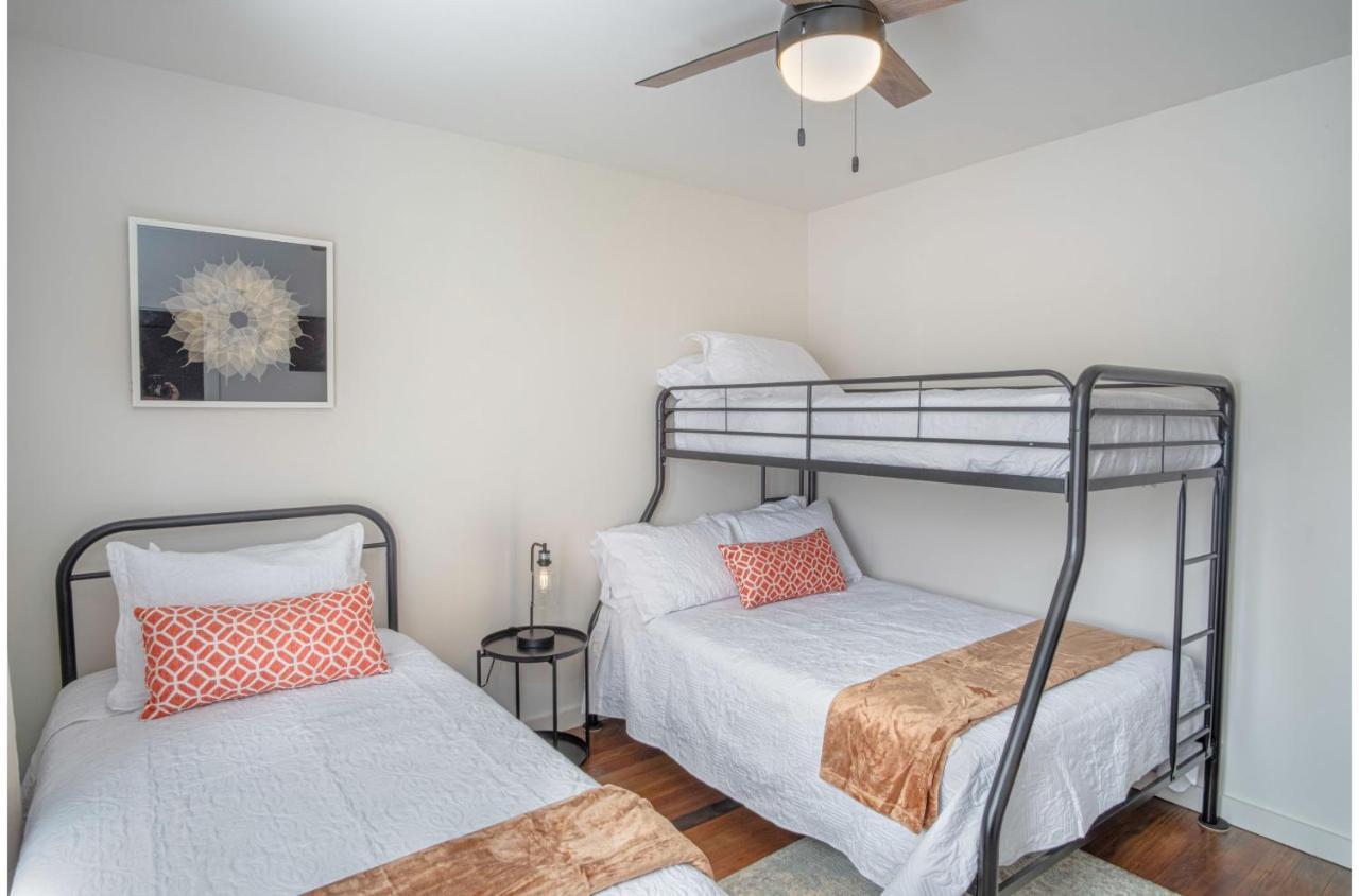 Holiday home Dazzling 3 Br2 Ba Near Downtown Tower Americas San Antonio