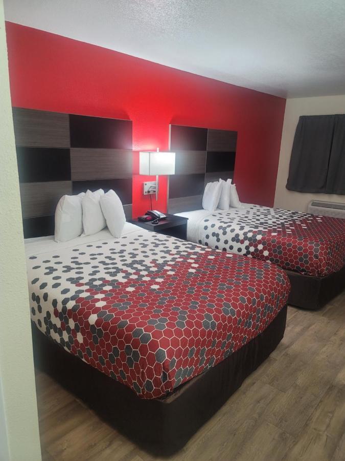 Econo & Downtown Hotel 2*