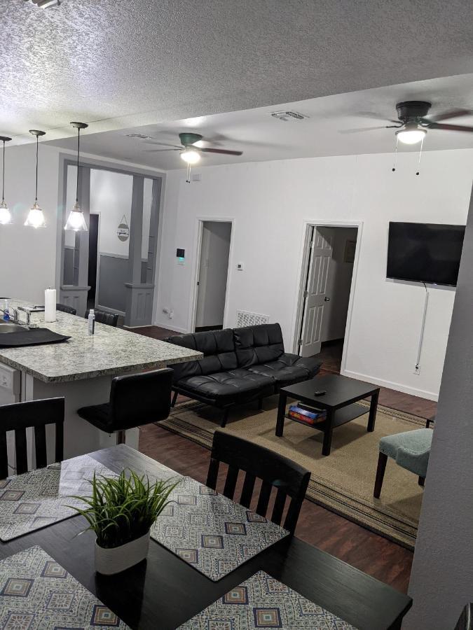 Cozy *downtown Getaway* San Antonio