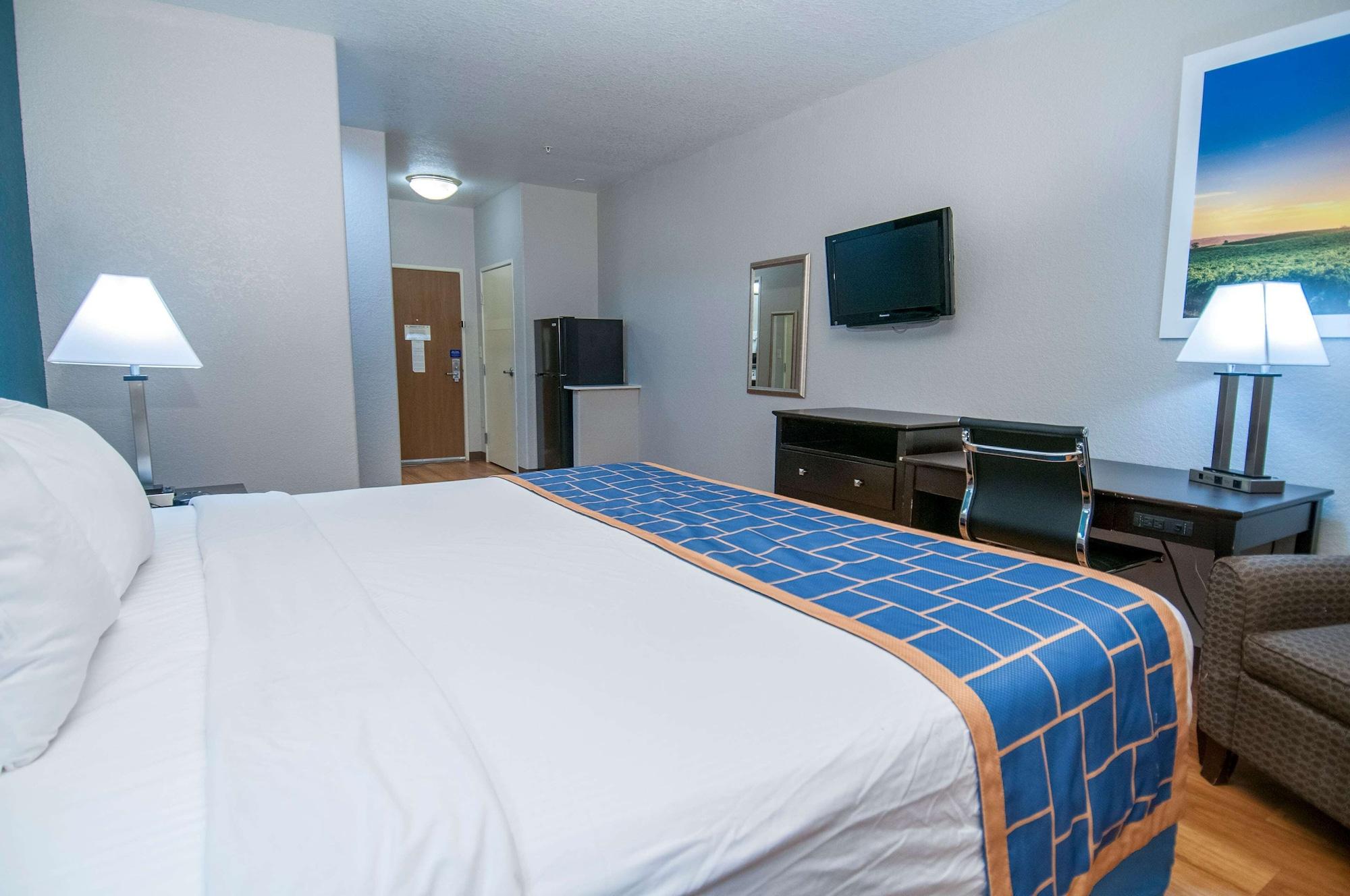 Hotel 6 - East