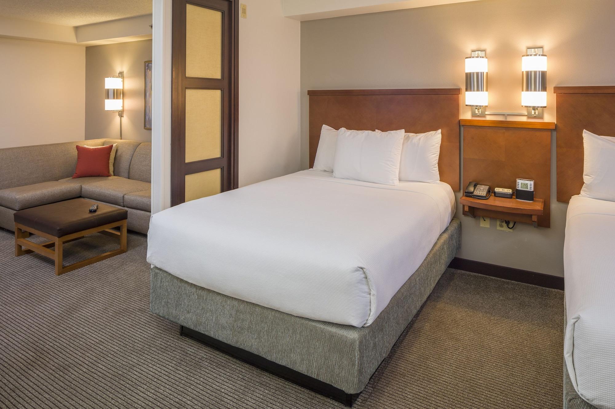 Hyatt Place Airport/quarry Market 3*