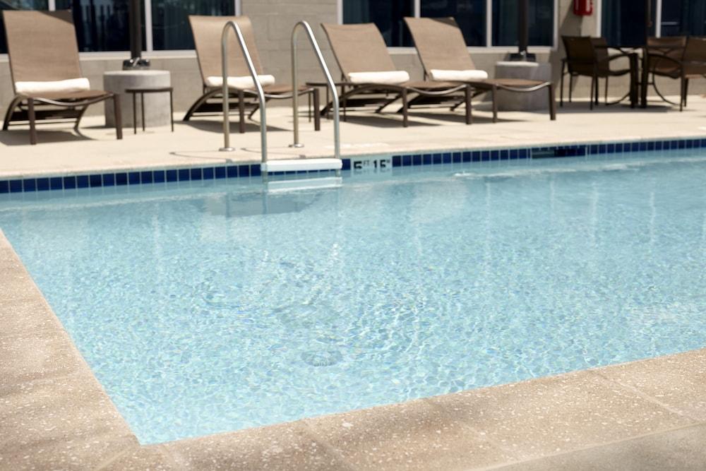 Hyatt Place Airport/quarry Market 3*
