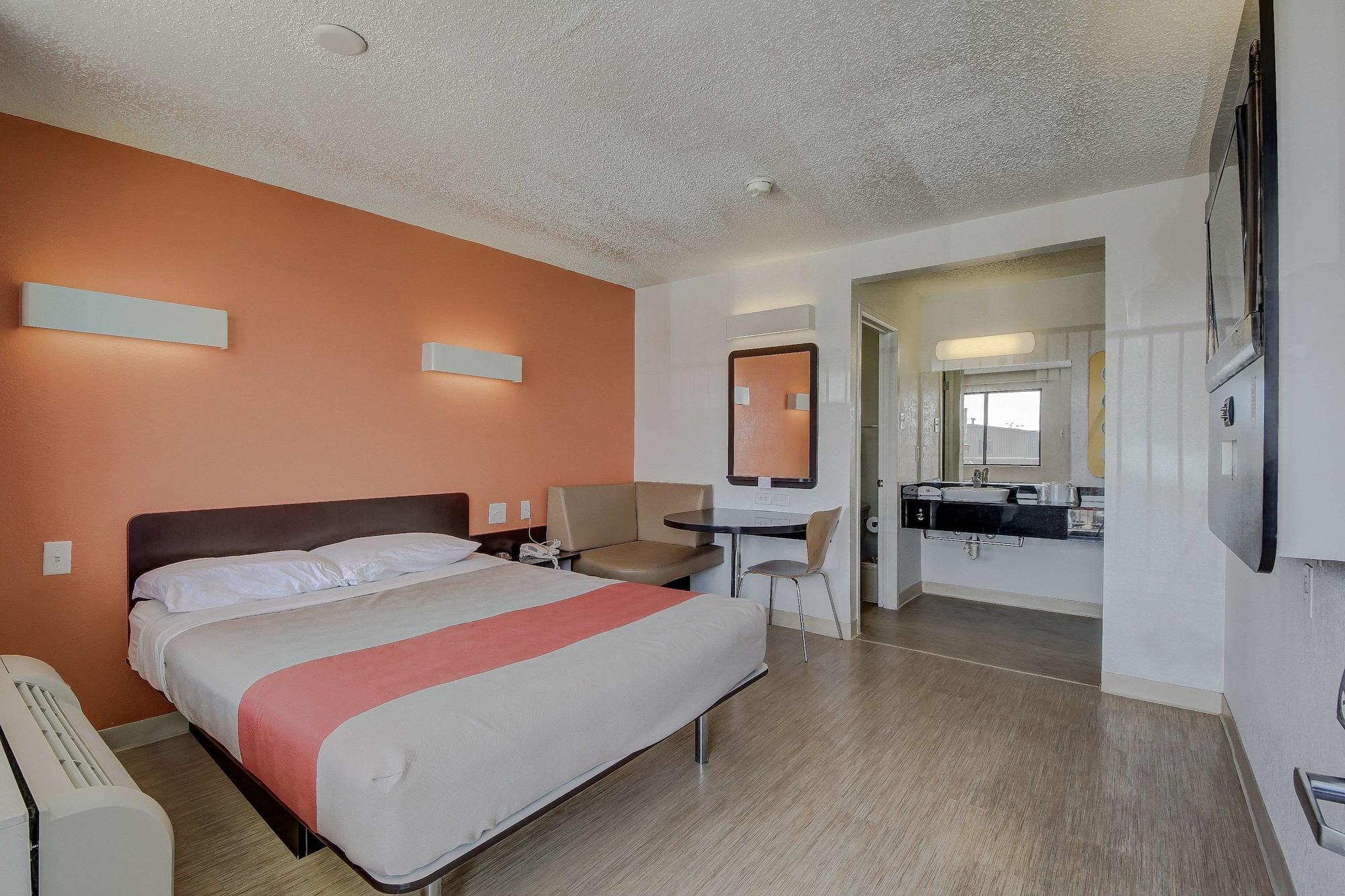 6-san Antonio, Tx - Sam Houston Hotel 2*