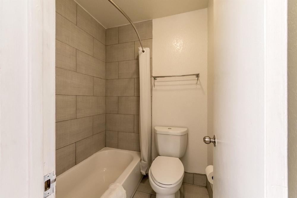 Hotel 6-san Antonio, Tx - Sam Houston San Antonio