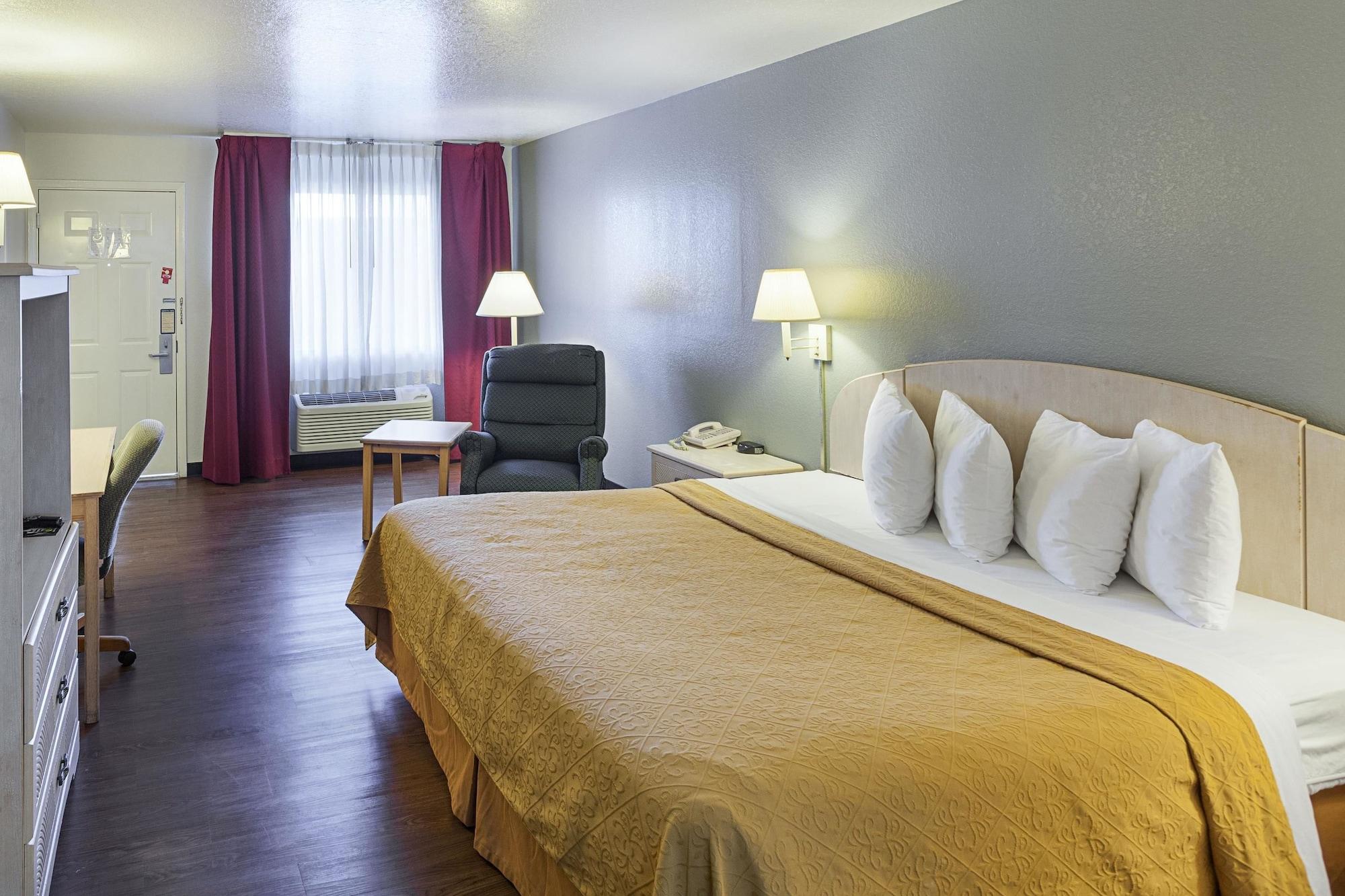 Lodge Econo Downtown South *