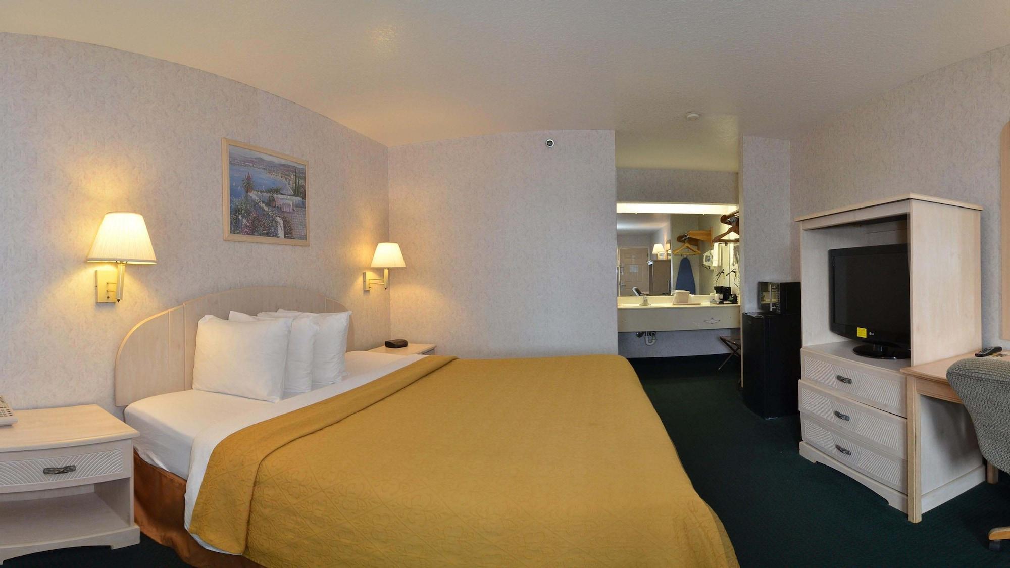 Lodge Econo Downtown South
