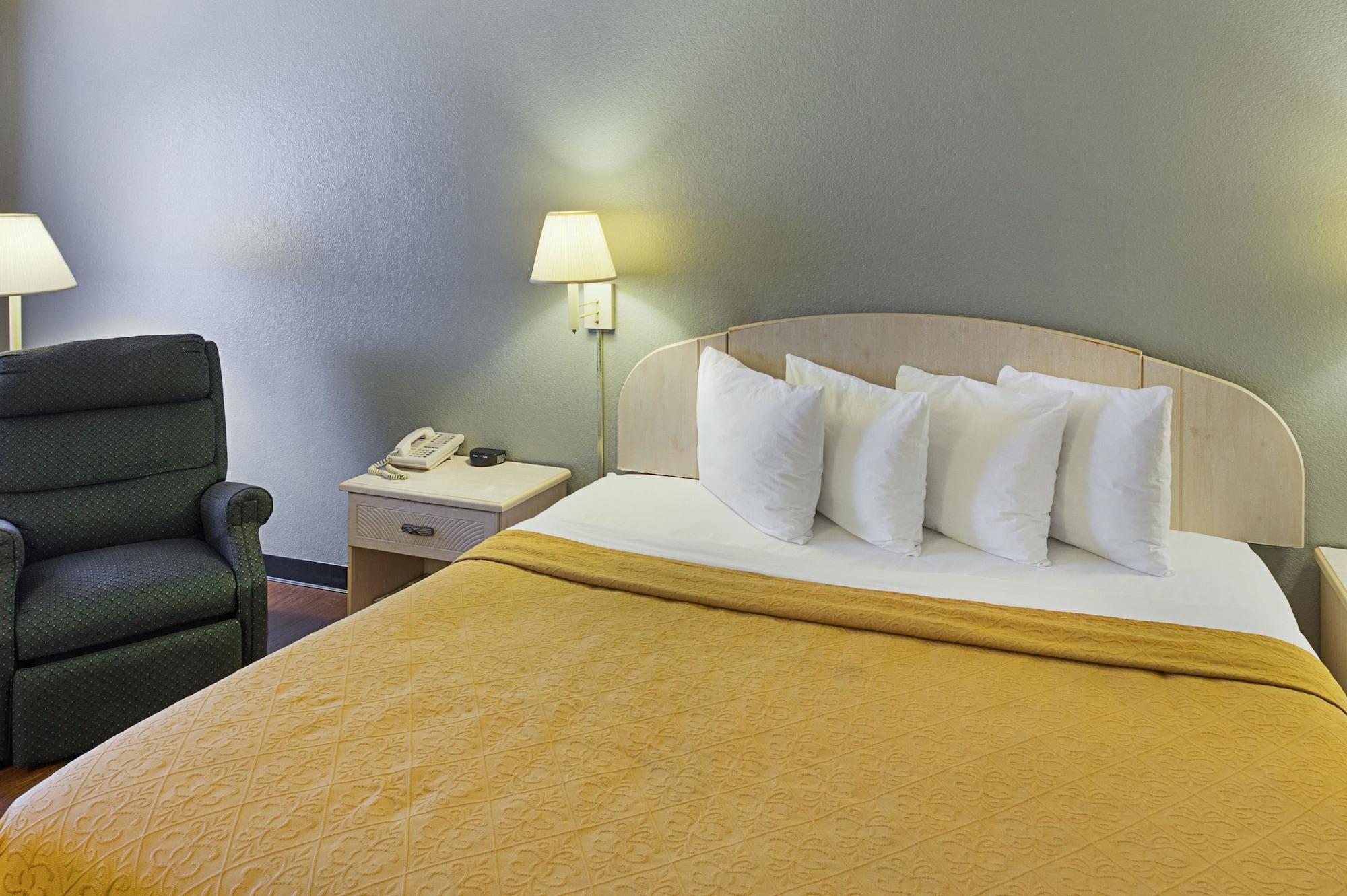 Lodge Econo Downtown South *
