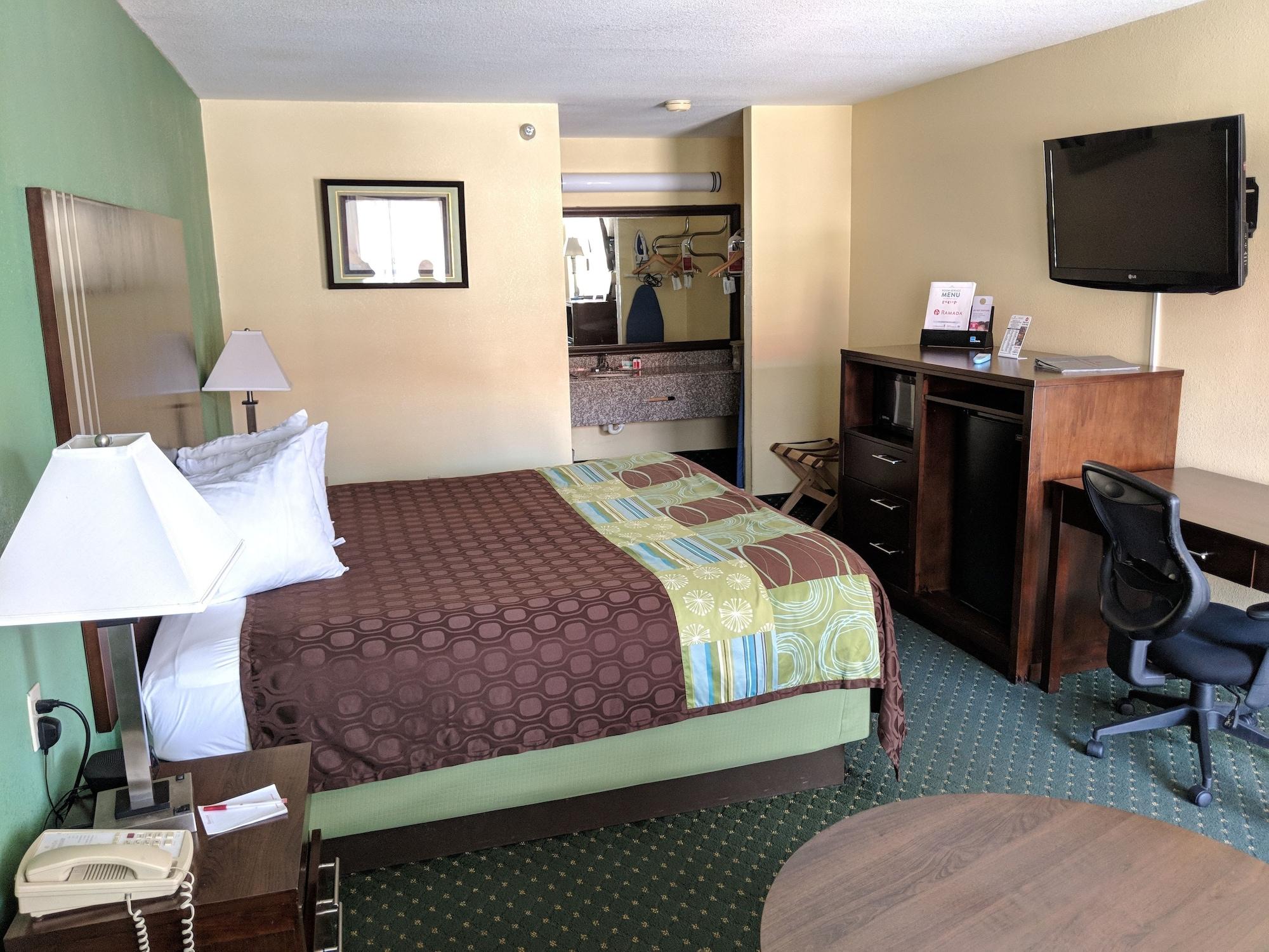 Hotel Ramada By Wyndham Near Seaworld - Lackland Afb San Antonio