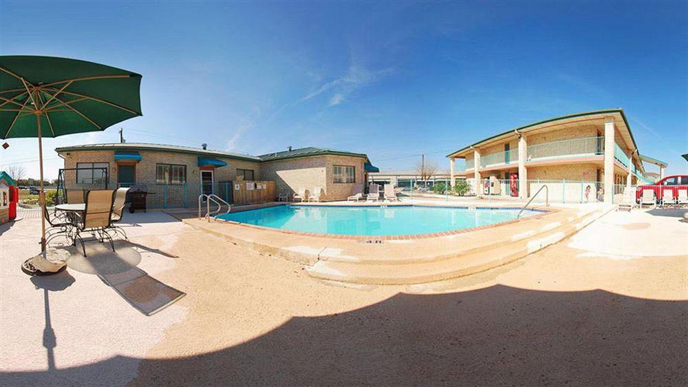Motel University &