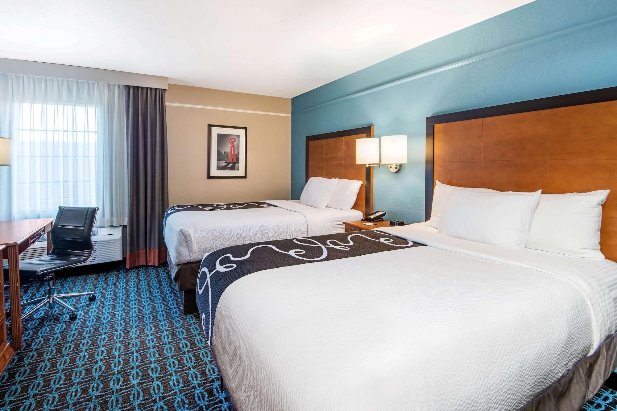 La Quinta By Wyndham Brooks City Base 3* San Antonio