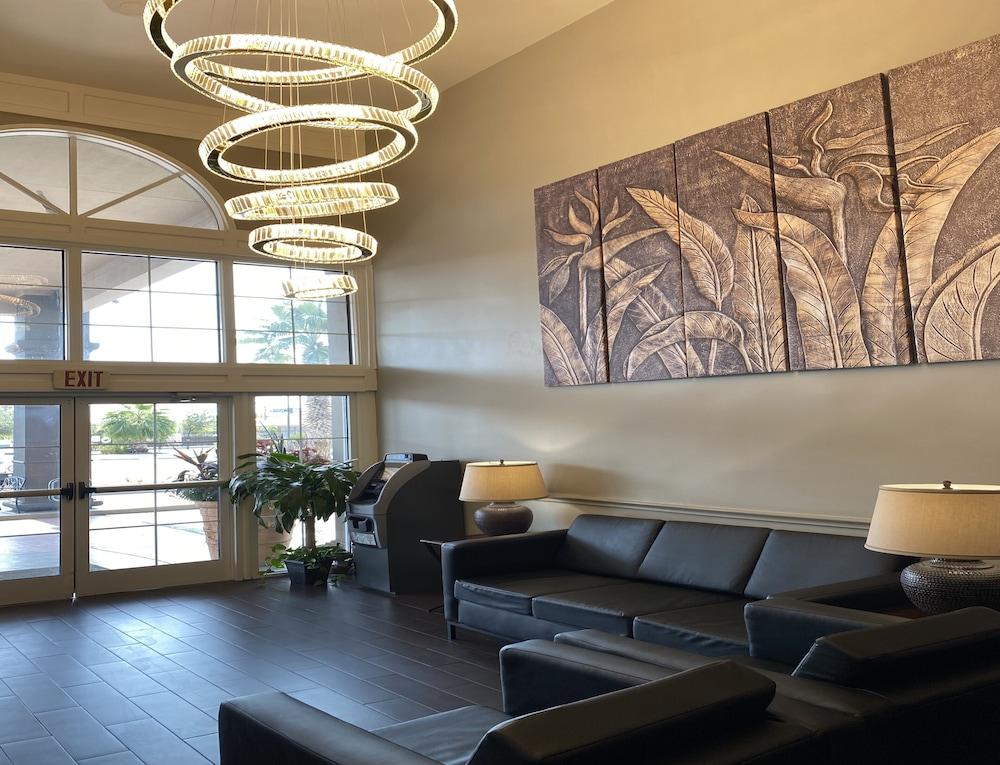 La Quinta By Wyndham Brooks City Base Hotel San Antonio