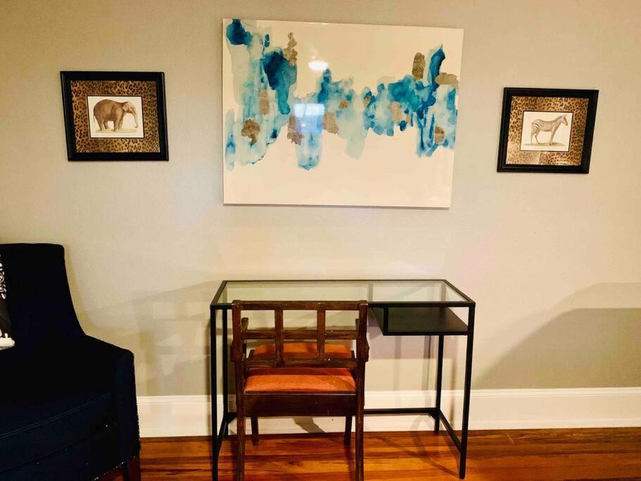 Pershing Place: Historic With Heated Spa/pool By Zoo, Pearl, Golf, Witte Holiday home San Antonio