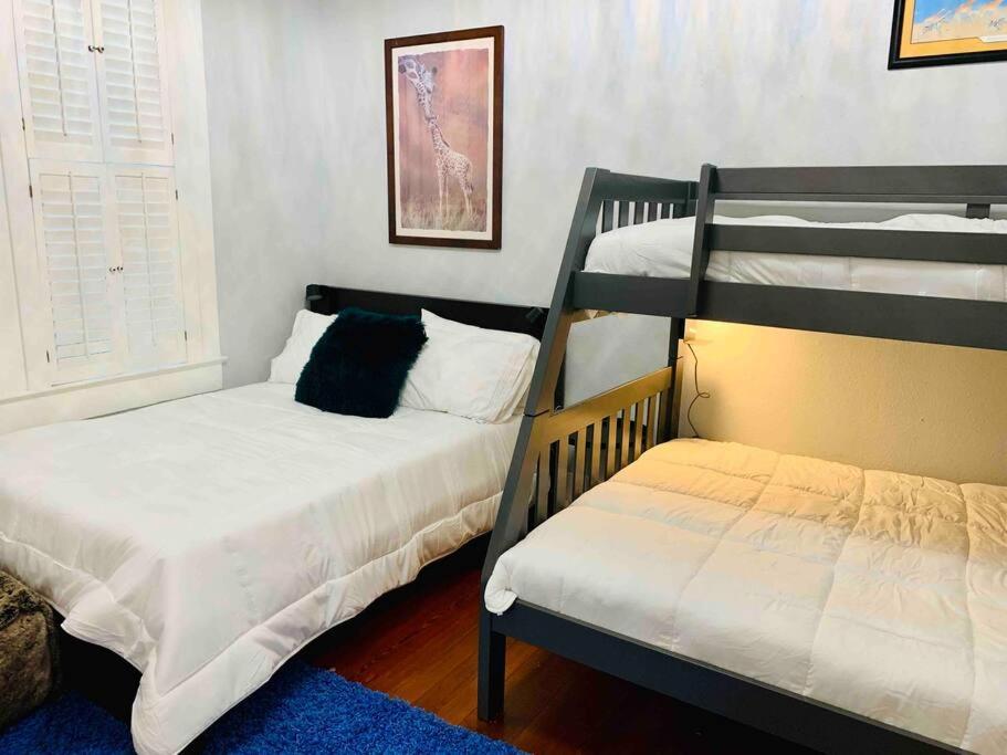 Holiday home Pershing Place: Historic With Heated Spa/pool By Zoo, Pearl, Golf, Witte *