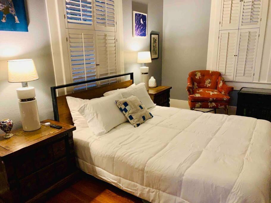 Pershing Place: Historic With Heated Spa/pool By Zoo, Pearl, Golf, Witte Holiday home San Antonio
