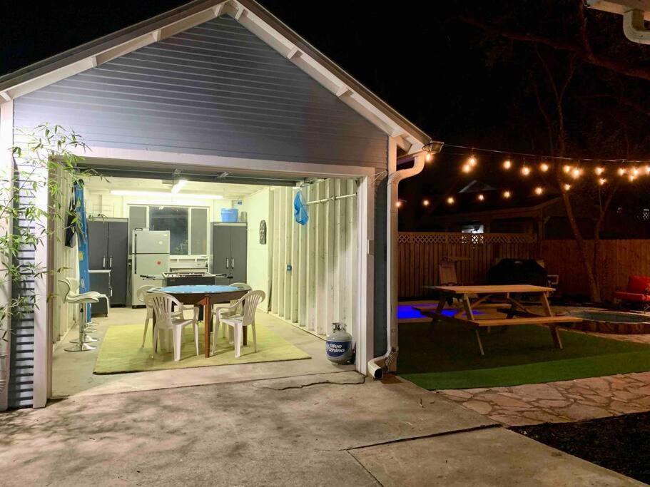 Holiday home Pershing Place: Historic With Heated Spa/pool By Zoo, Pearl, Golf, Witte San Antonio