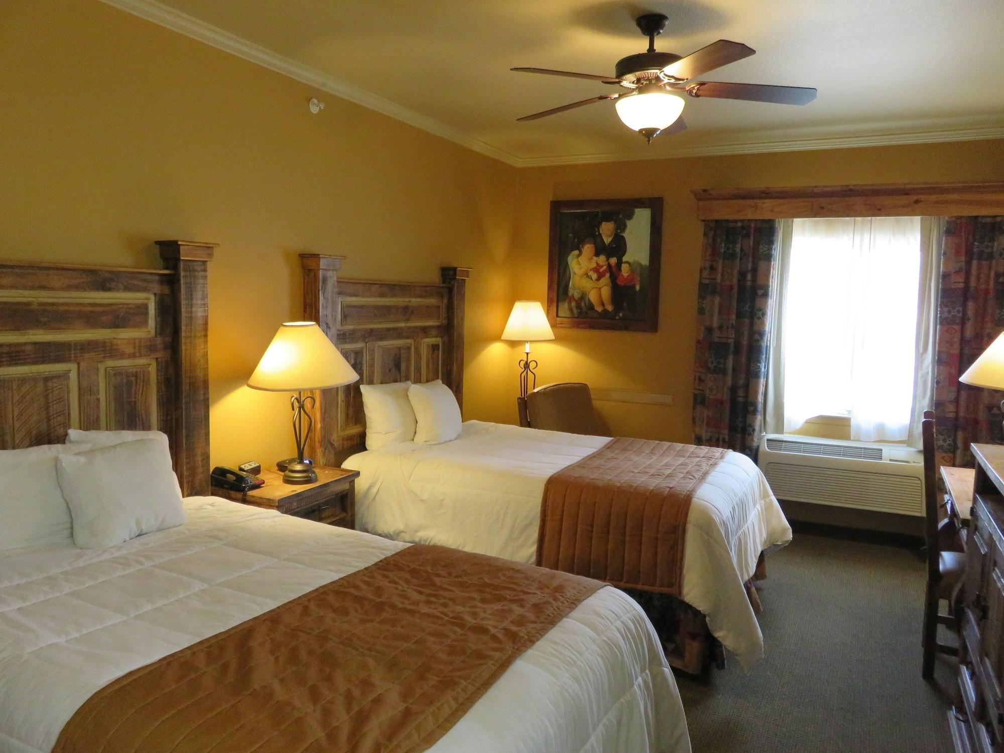Hotel La Hacienda 2*