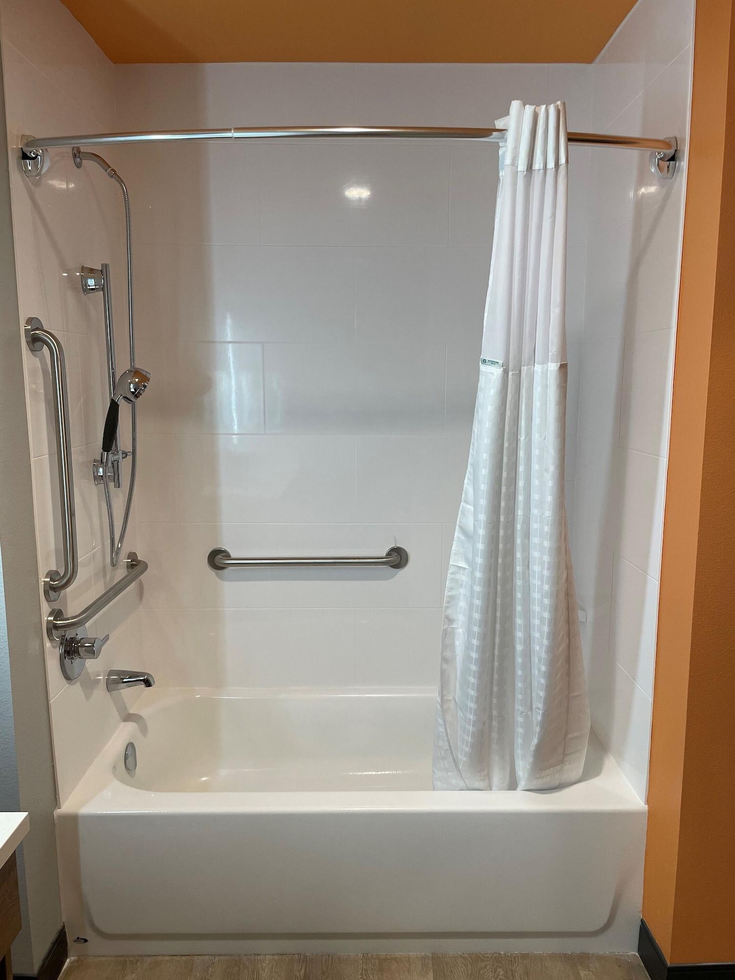 Hotel La Quinta & By Wyndham Seaworld Lafb 3*