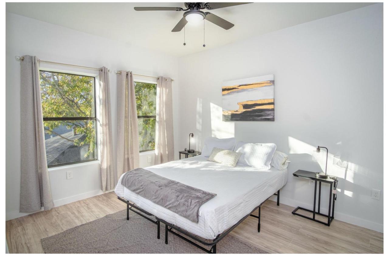 Spectacular Newly Built 3 Bedroom Near Downtown San Antonio
