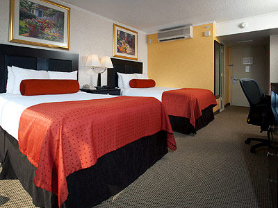 Hotel El Tropicano Riverwalk 3*