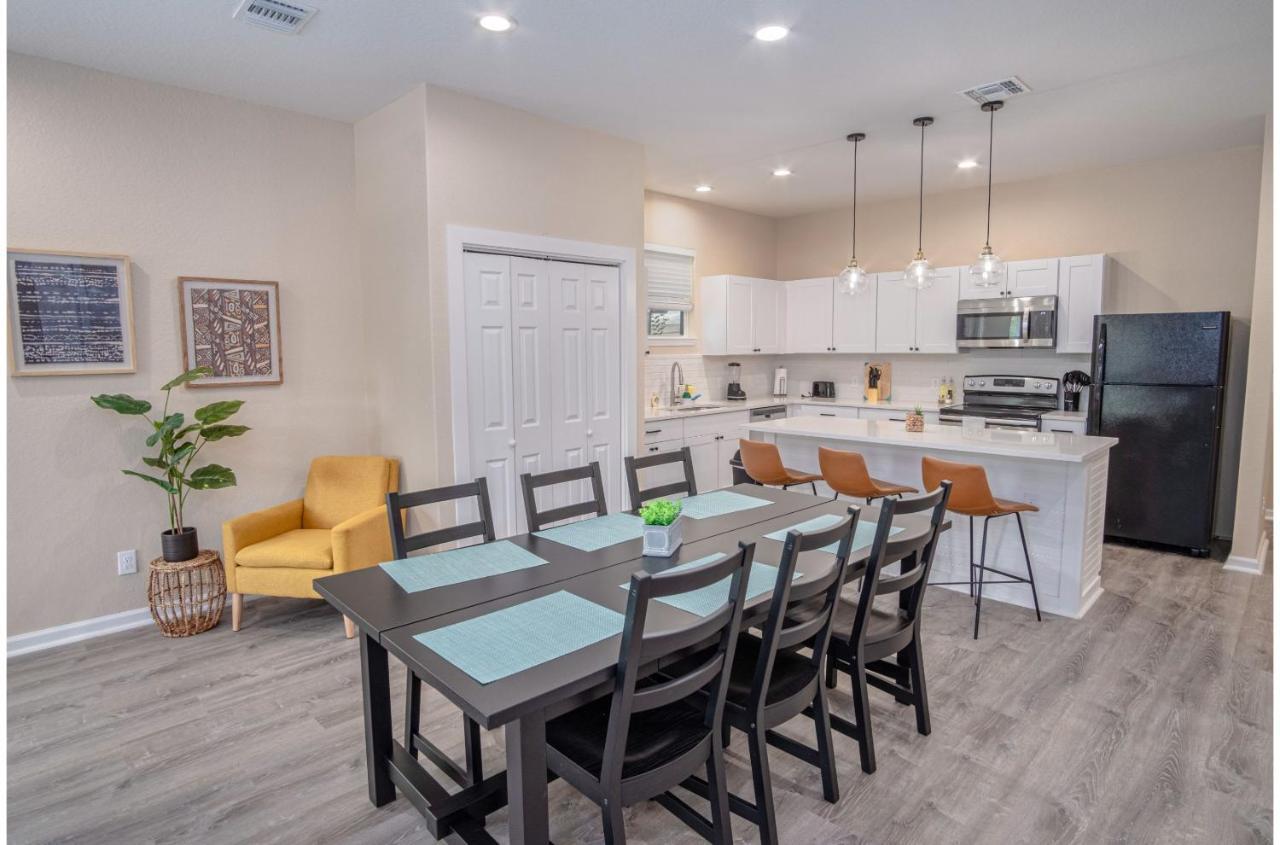 Beautiful Fenced 3br 2ba Near Exciting Downtown *