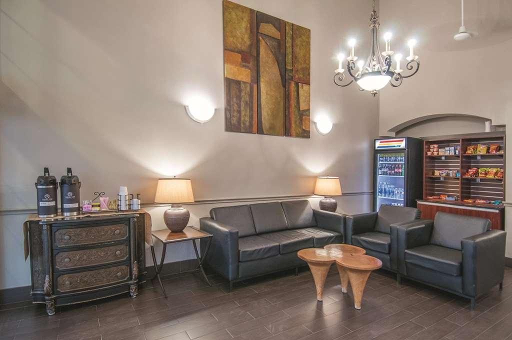 La Quinta By Wyndham Brooks City Base 3* San Antonio