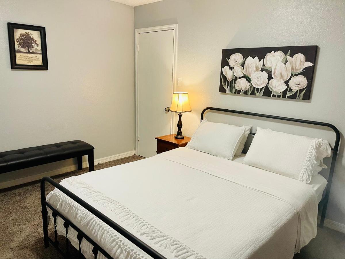 Lovely Spacious Near Randolph, Six Flags, Seaworld, Riverwalk And Lackland * San Antonio