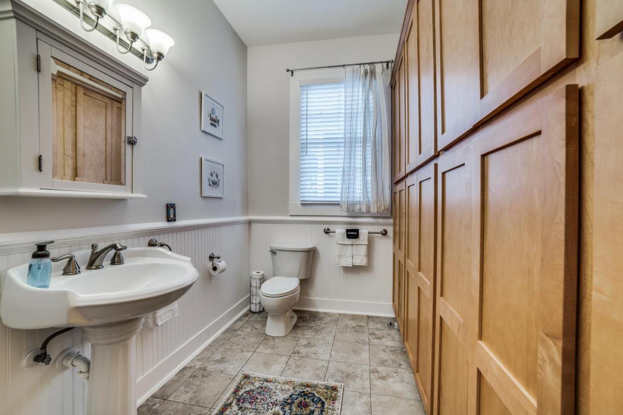 Downtown Historic 2bdrm, Walk To Riverwalk, Alamo; Beautifully Renovated! * San Antonio