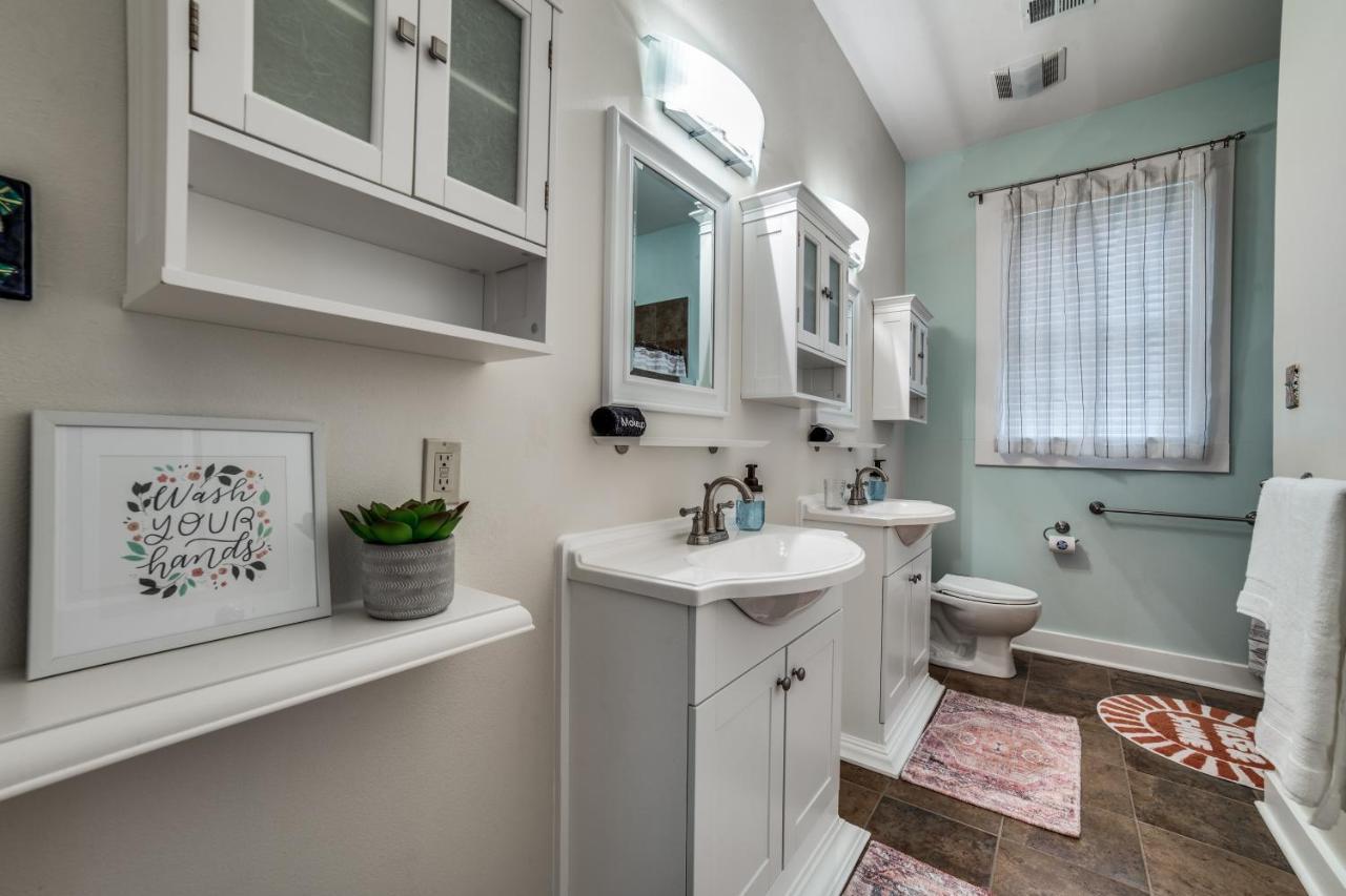 Downtown Historic 2bdrm, Walk To Riverwalk, Alamo; Beautifully Renovated!