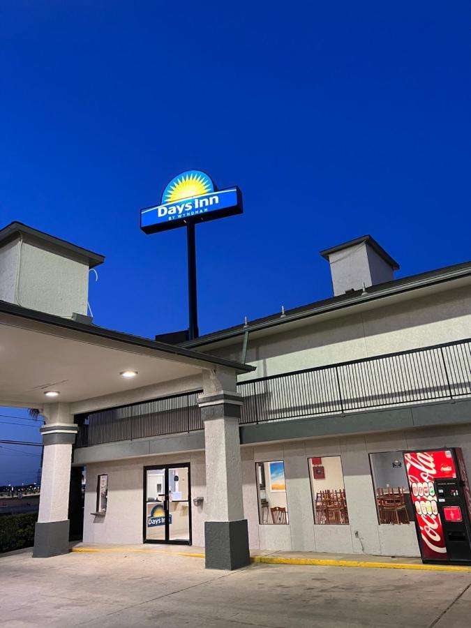 Days By Wyndham Interstate Hwy 35 North Hotel 2*