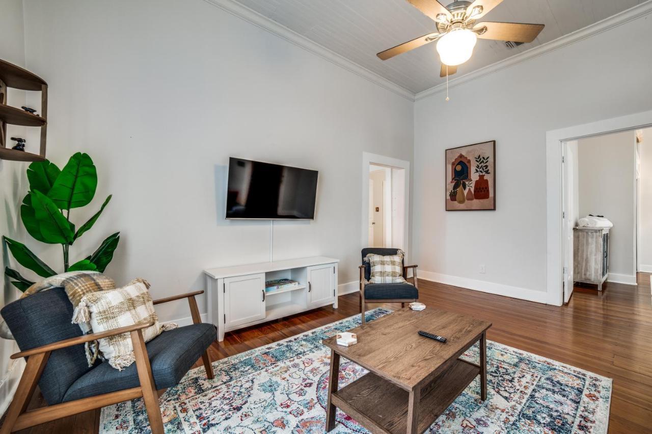 Downtown Historic 2bdrm, Walk To Riverwalk, Alamo; Beautifully Renovated!
