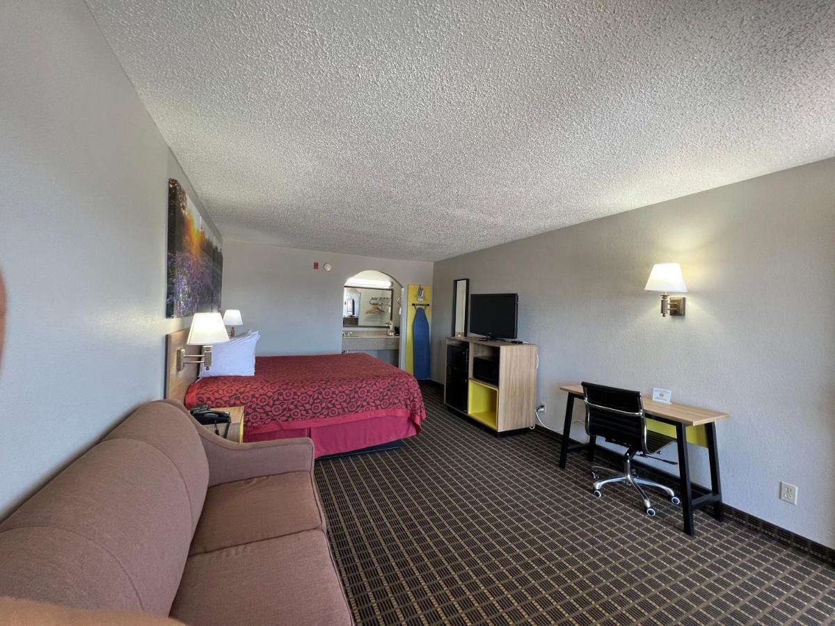 Hotel Days By Wyndham Interstate Hwy 35 North 2*