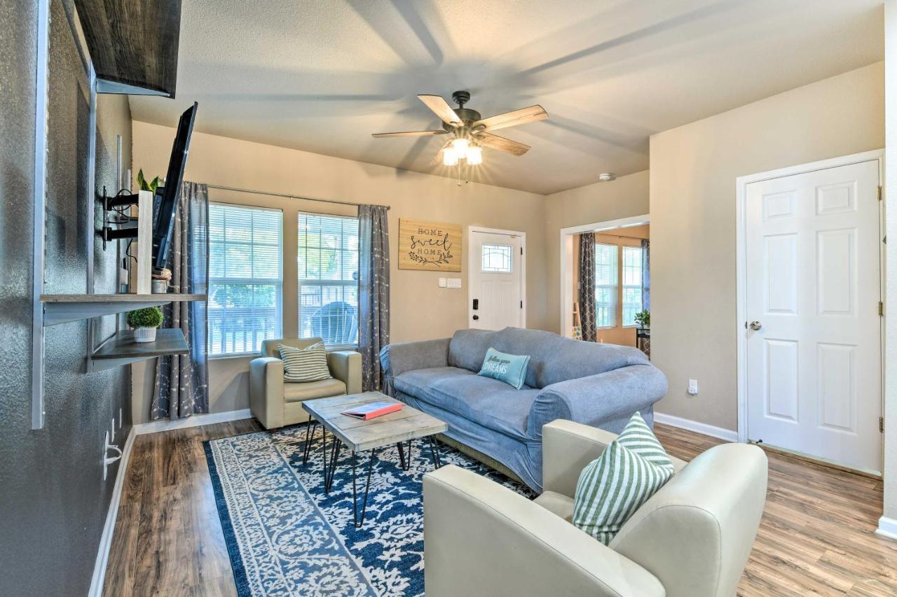 Charming About 4 Mi To Downtown Holiday home *