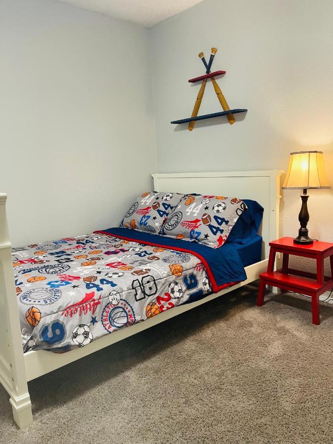 Lovely Spacious Near Randolph, Six Flags, Seaworld, Riverwalk And Lackland *