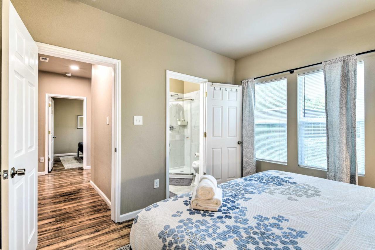Charming About 4 Mi To Downtown Holiday home *
