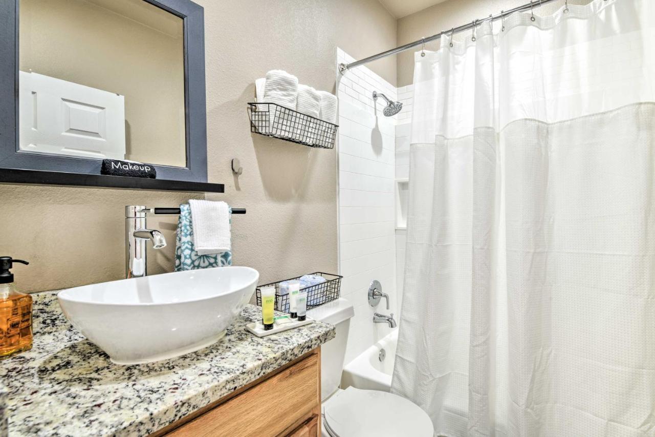 Charming About 4 Mi To Downtown Holiday home San Antonio