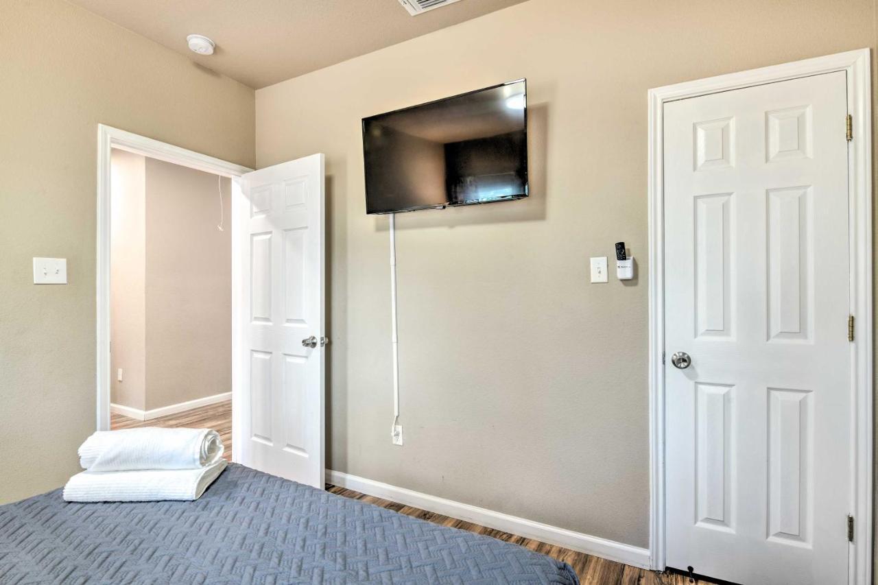 Charming About 4 Mi To Downtown Holiday home San Antonio
