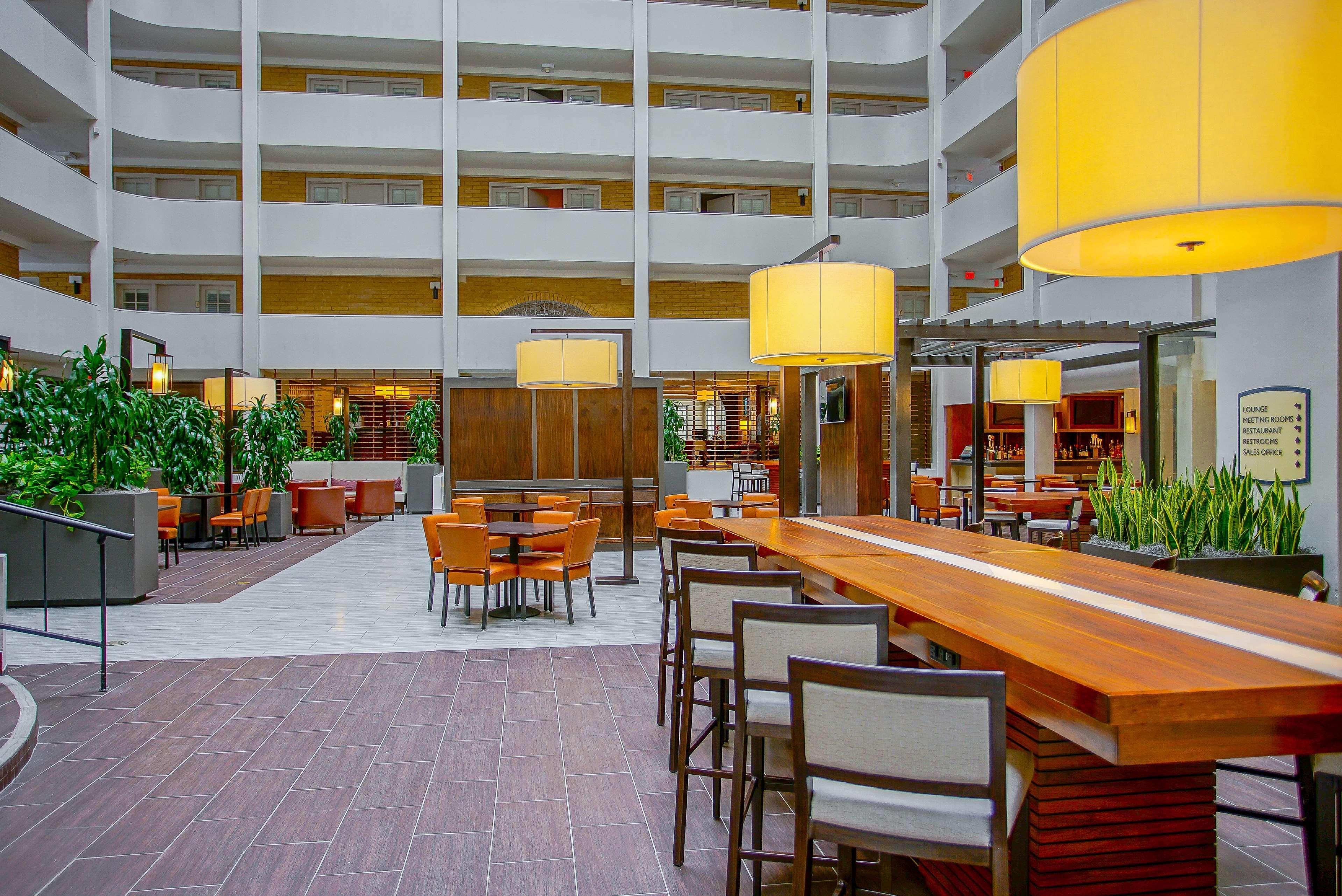 Embassy Northwest I-10 Hotel 3*