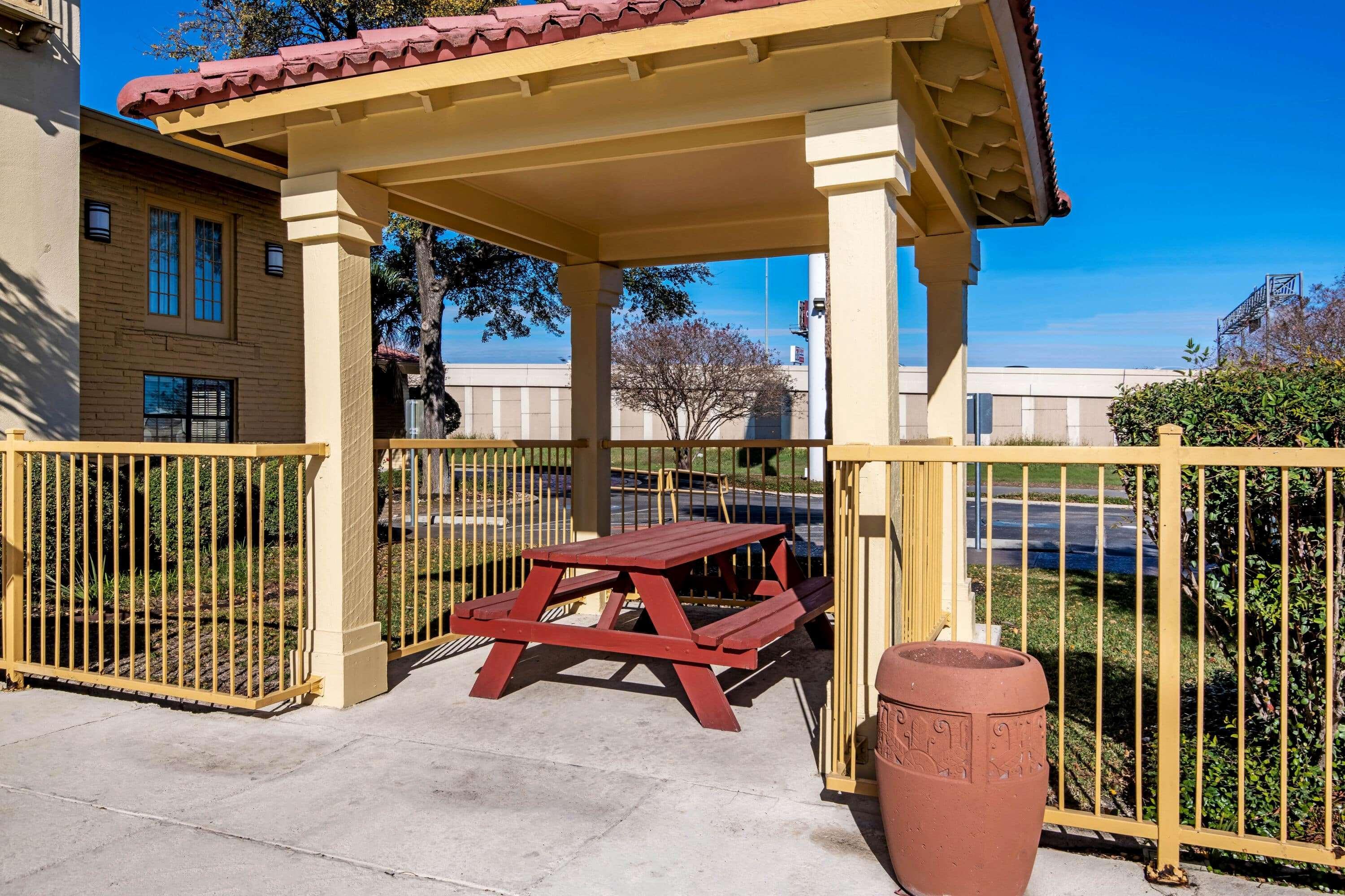 La Quinta By Wyndham Ih-10 West Tx Hotel