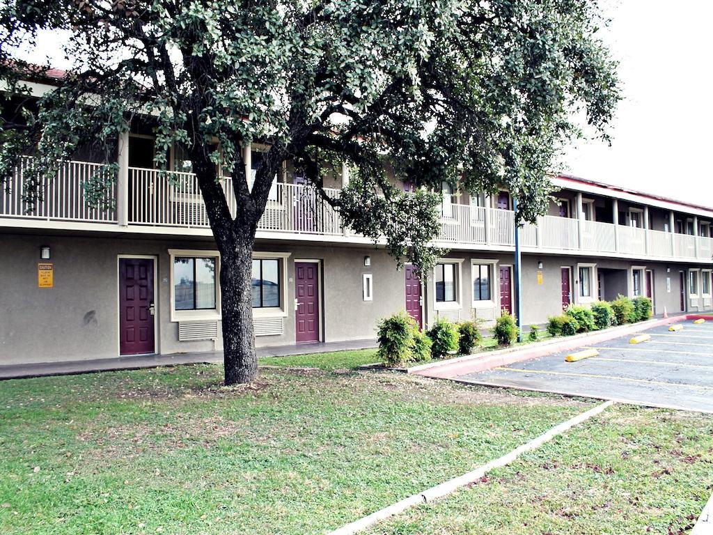 Motel The At Market Square 2*
