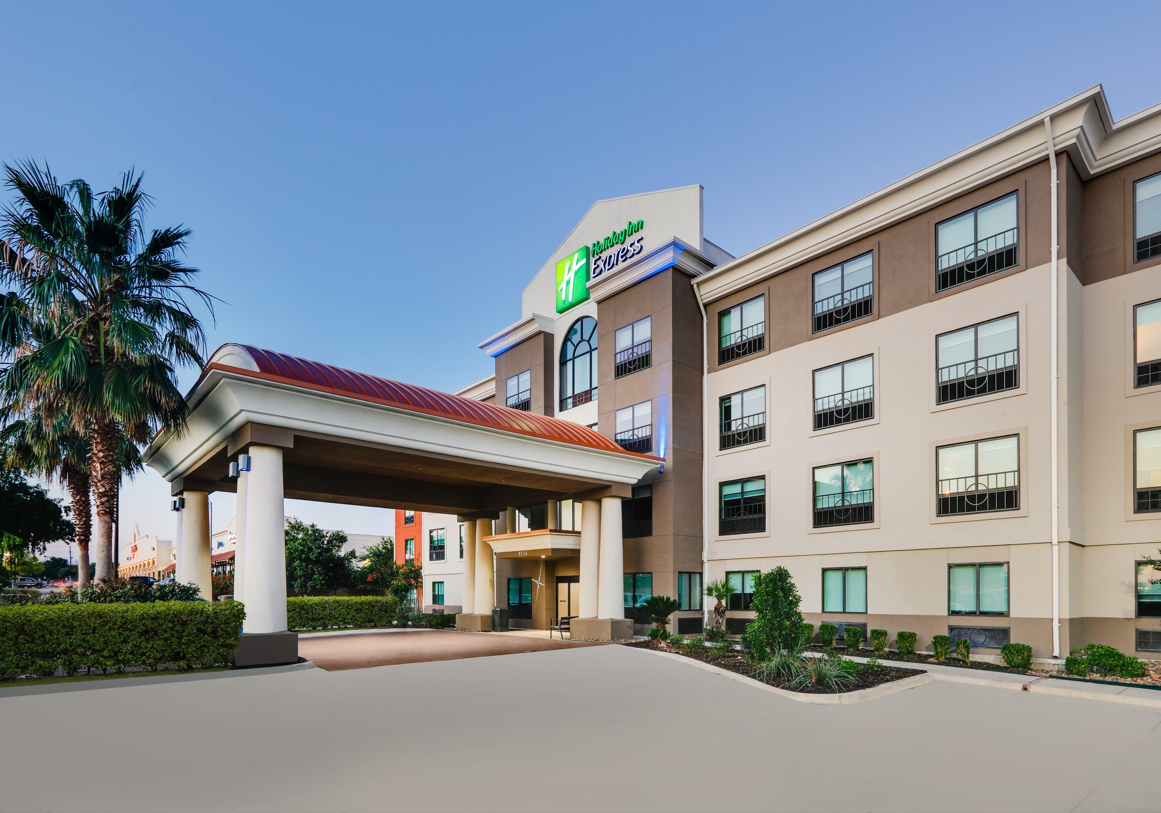 Express & Nw Near Seaworld By Ihg Hotel 2*