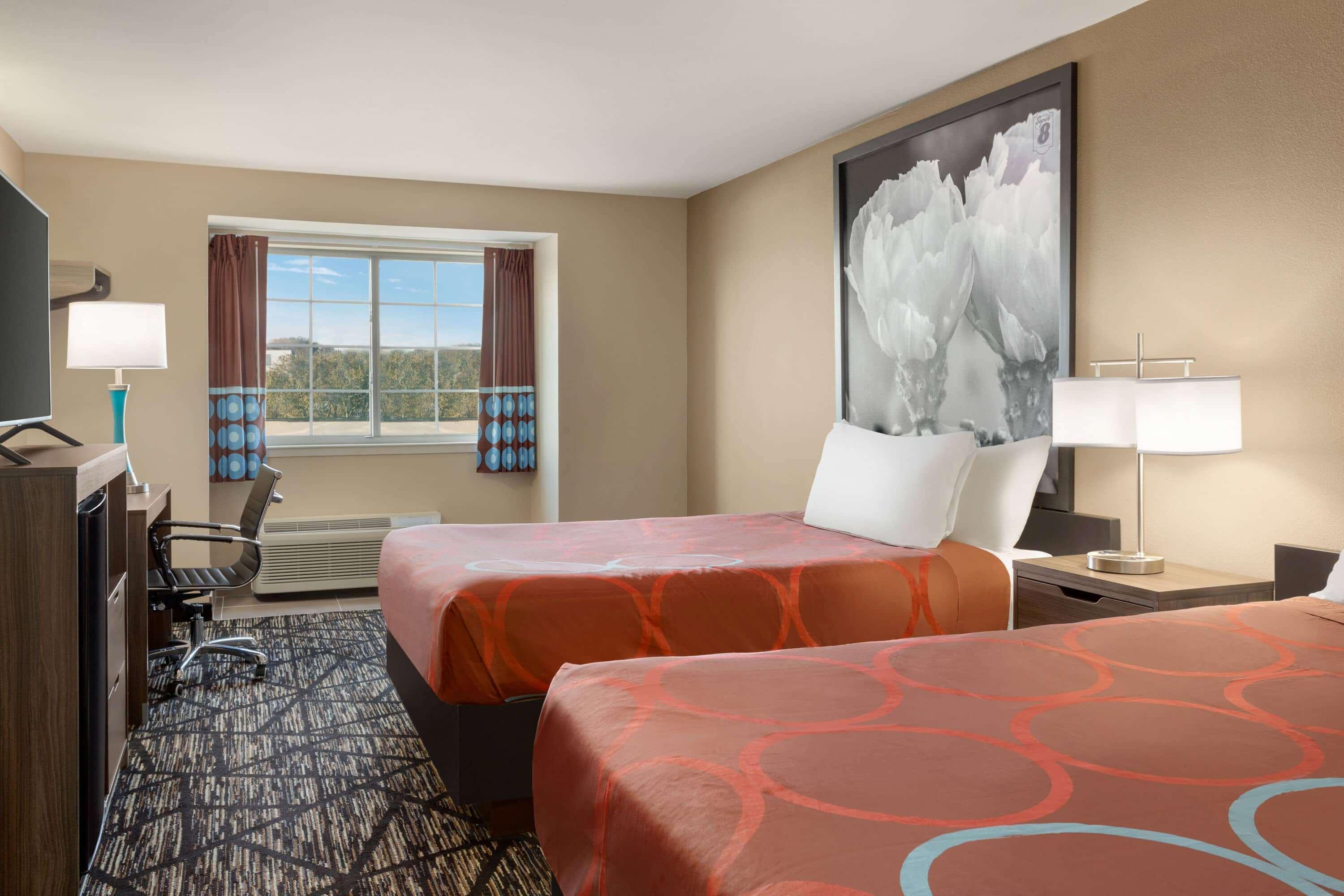 Super 8 By Wyndham Airport North Hotel
