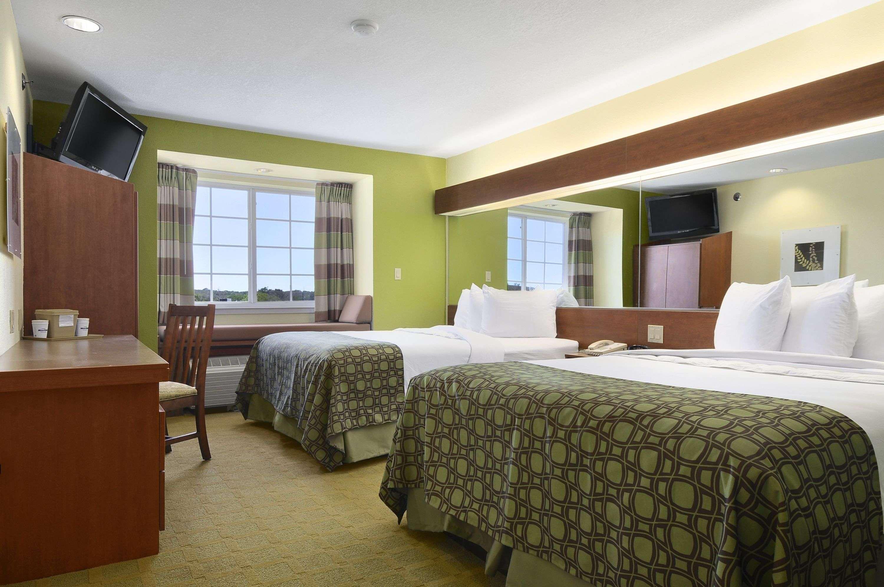 Super 8 By Wyndham Airport North 2* San Antonio