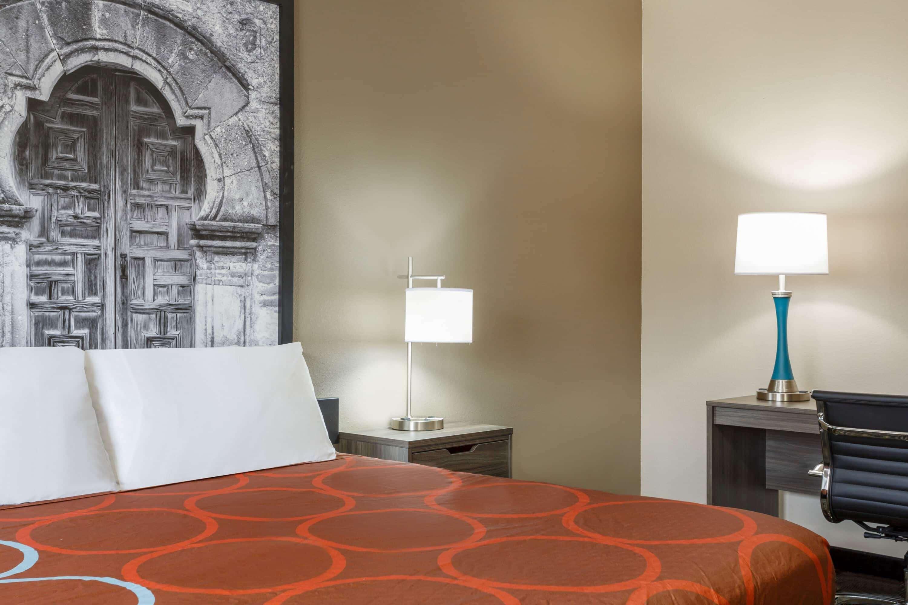 Super 8 By Wyndham Airport North 2*