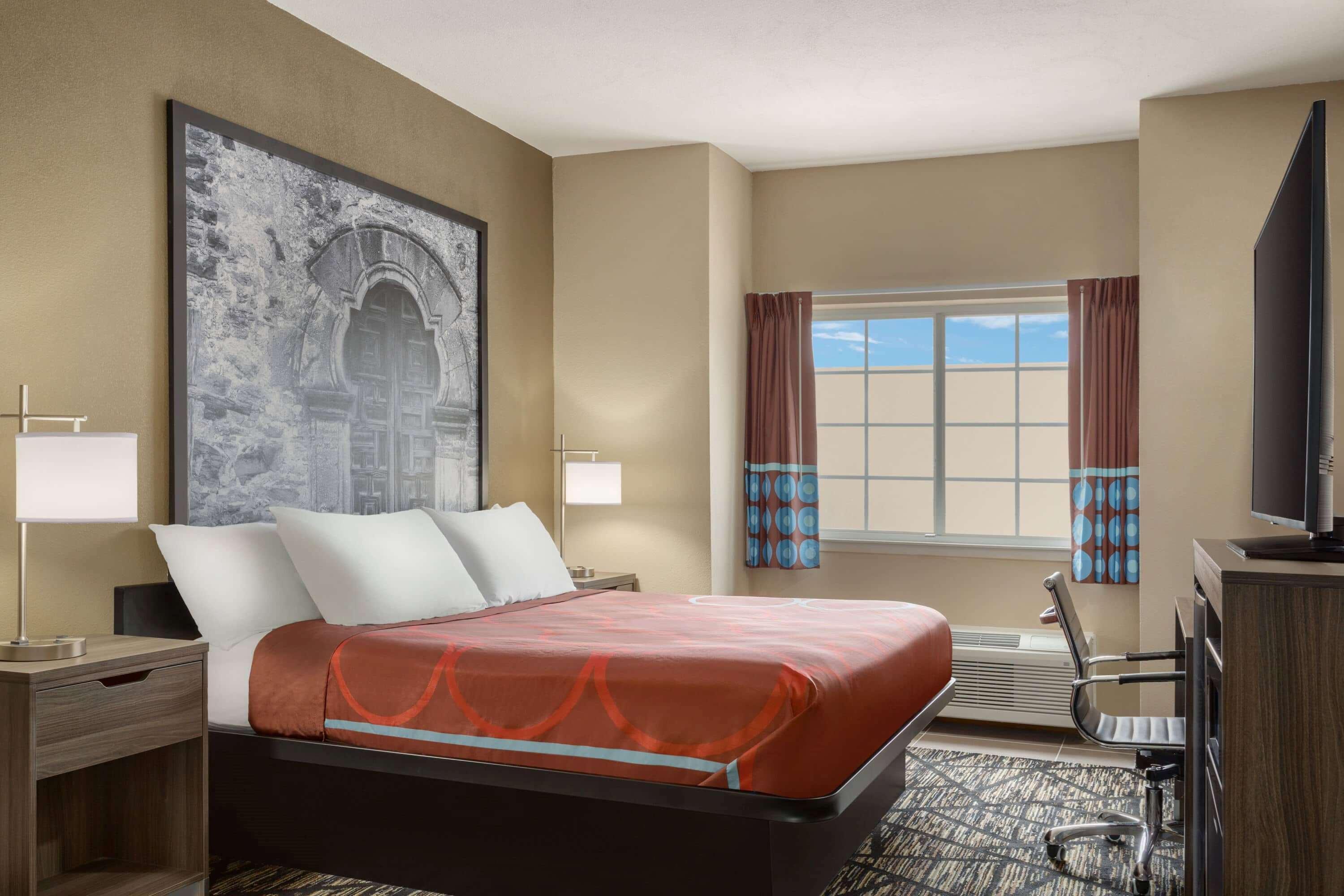Hotel Super 8 By Wyndham Airport North 2*