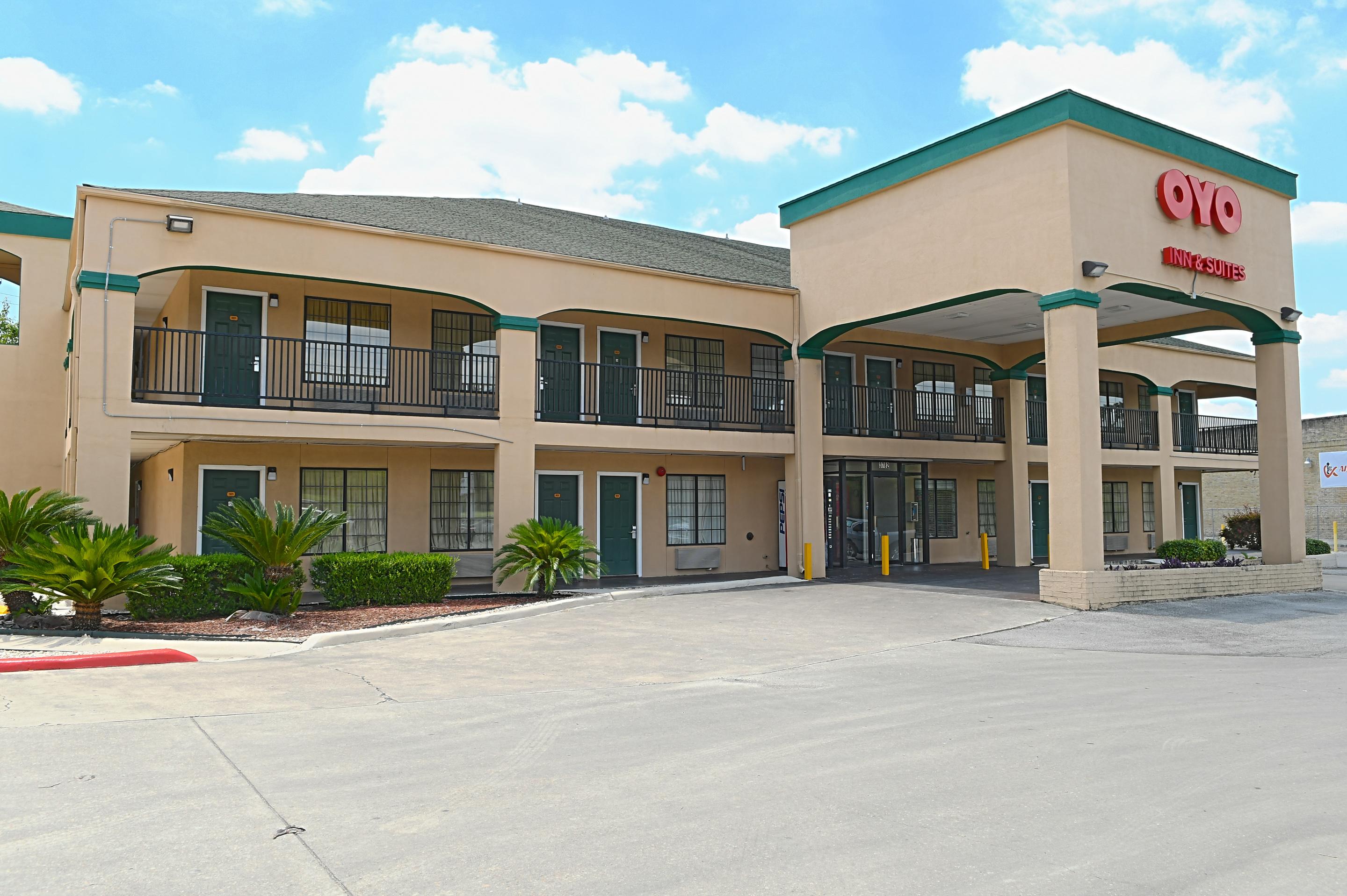 Hotel Oyo & Medical Center 2*